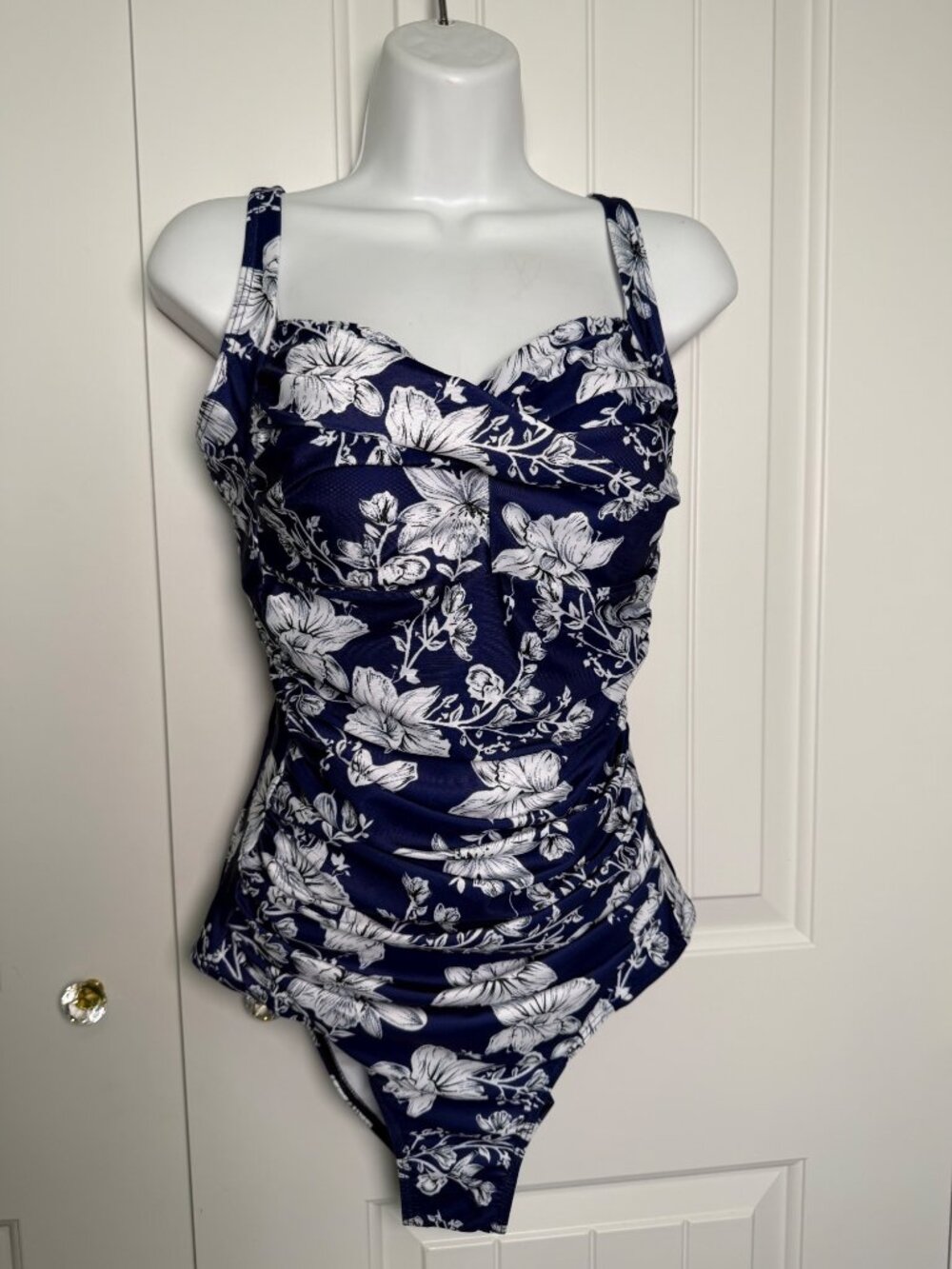 Ekouaer Women's Navy White Floral One Piece Swimsuit, Size XL, NWT